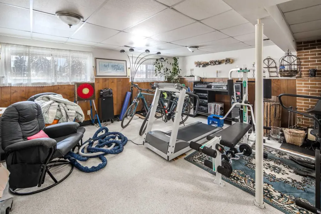 4012 Varsity Drive NW Calgary AB T3A 0Z6