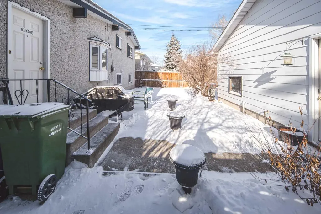 4012 Varsity Drive NW Calgary AB T3A 0Z6