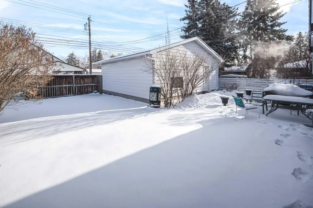 4012 Varsity Drive NW Calgary AB T3A 0Z6