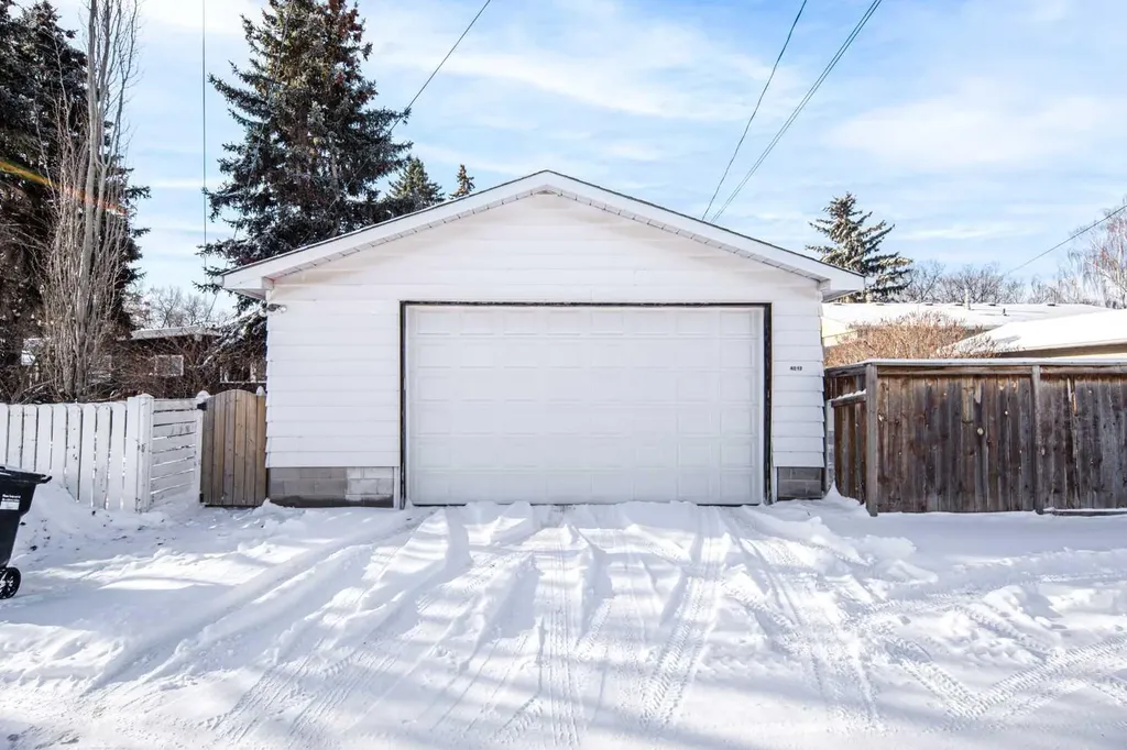 4012 Varsity Drive NW Calgary AB T3A 0Z6