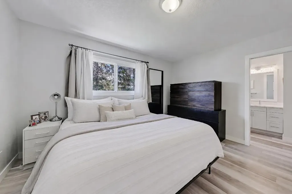 1015 16 Street NE Calgary AB T2E 4S7