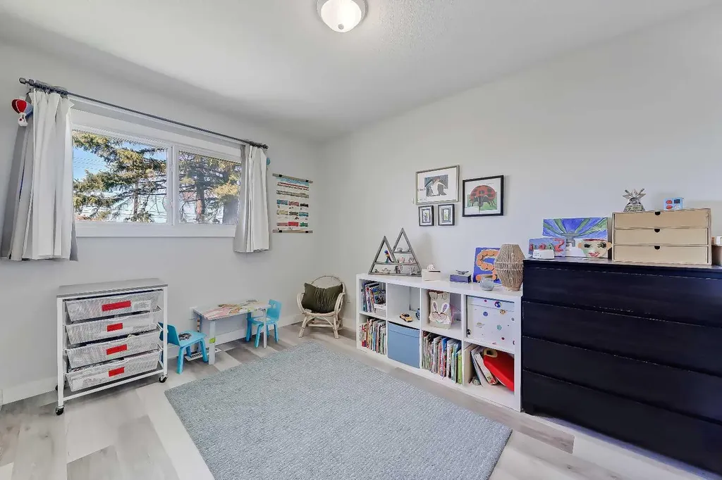 1015 16 Street NE Calgary AB T2E 4S7