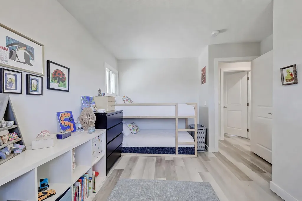 1015 16 Street NE Calgary AB T2E 4S7