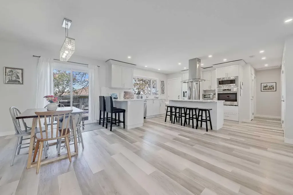 1015 16 Street NE Calgary AB T2E 4S7