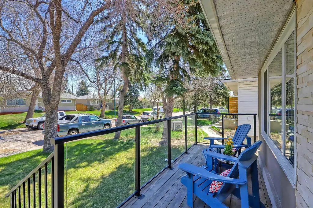 1015 16 Street NE Calgary AB T2E 4S7