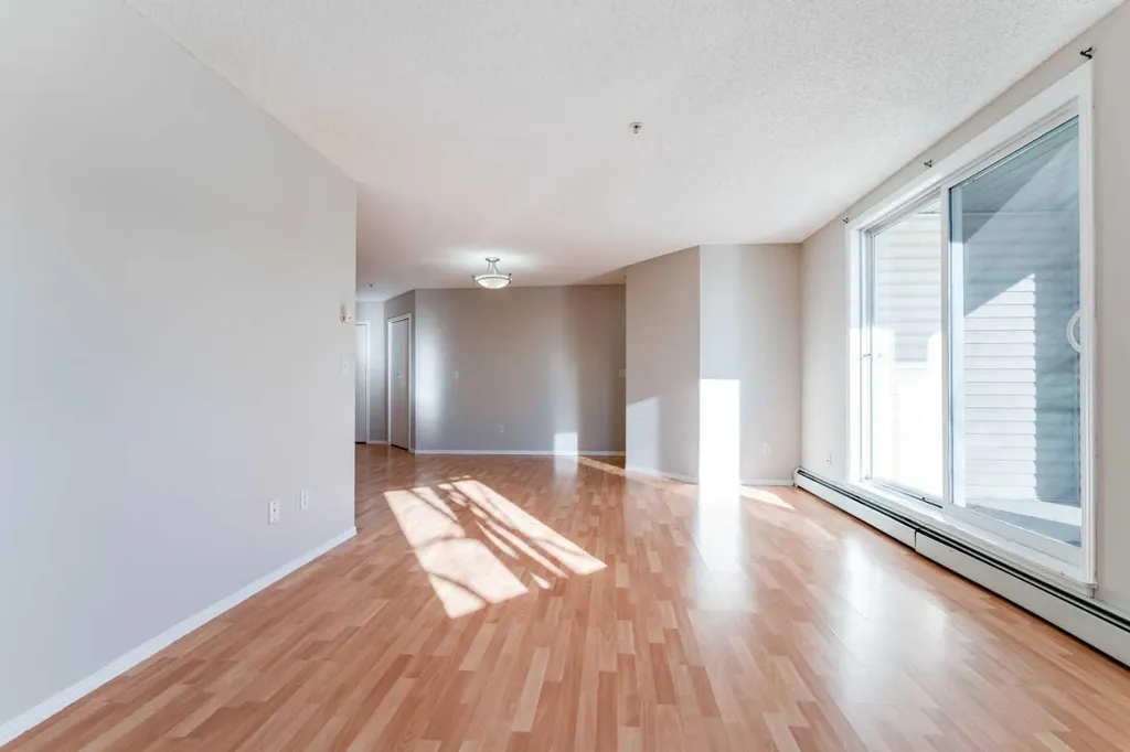 1717 60 Street SE Calgary AB T2A 7Y7