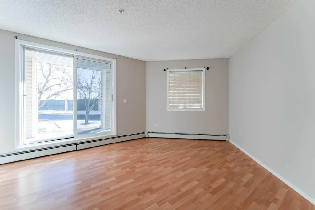 1717 60 Street SE Calgary AB T2A 7Y7