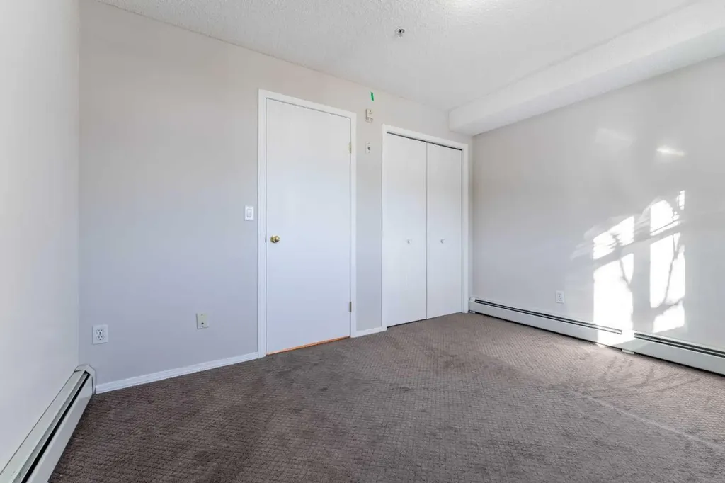 1717 60 Street SE Calgary AB T2A 7Y7