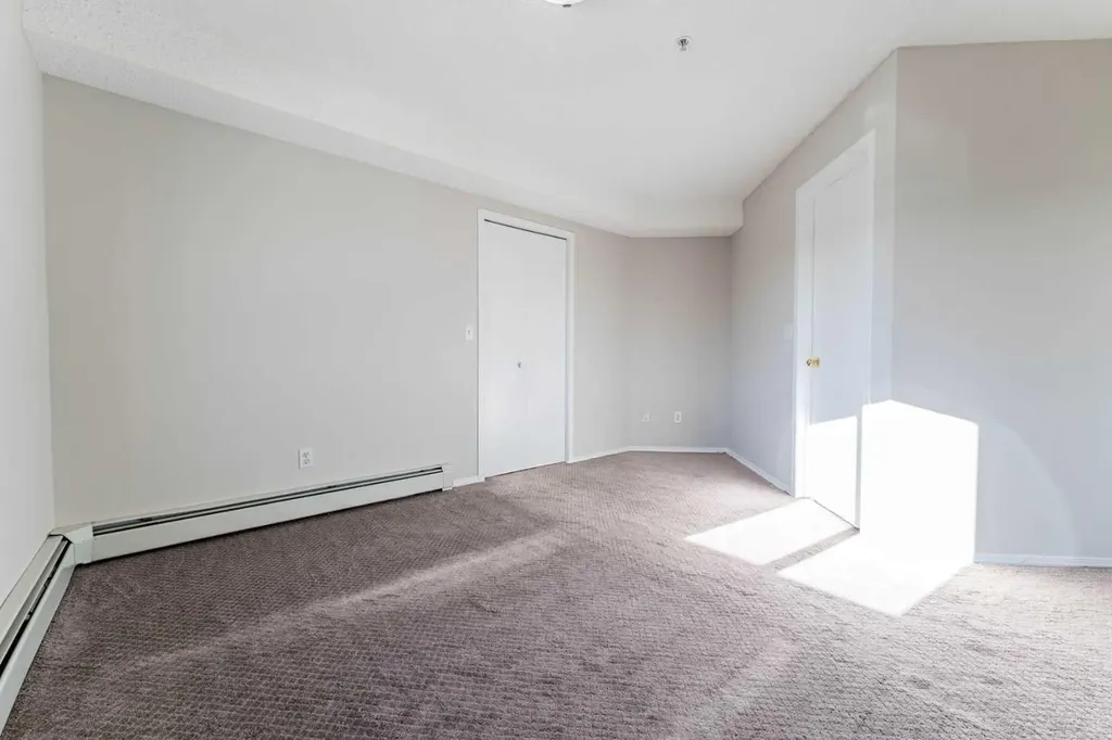 1717 60 Street SE Calgary AB T2A 7Y7