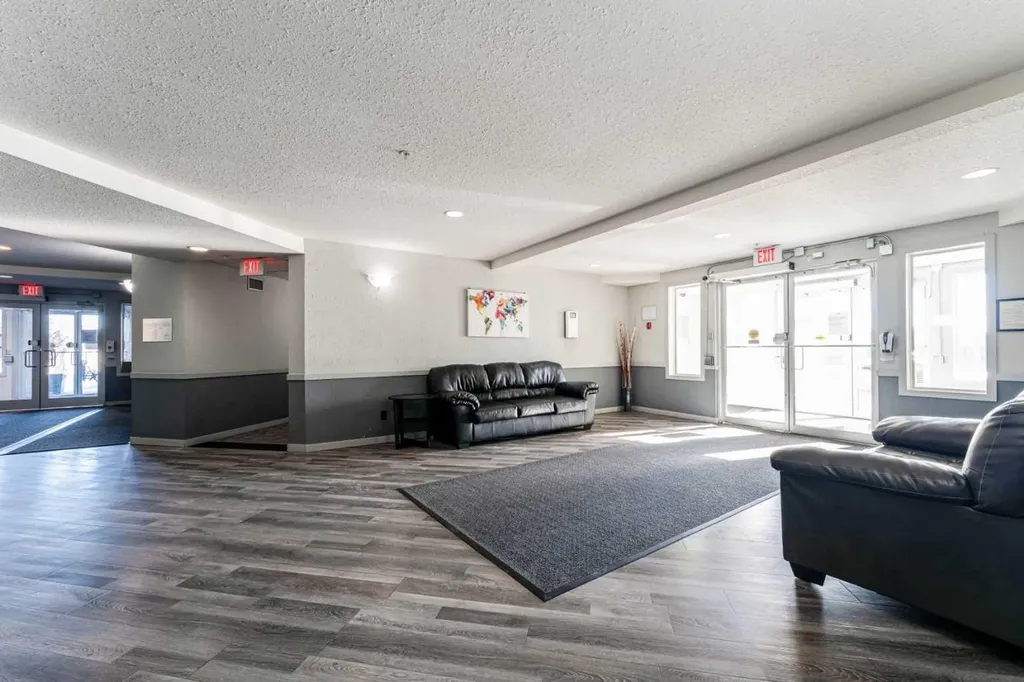 1717 60 Street SE Calgary AB T2A 7Y7