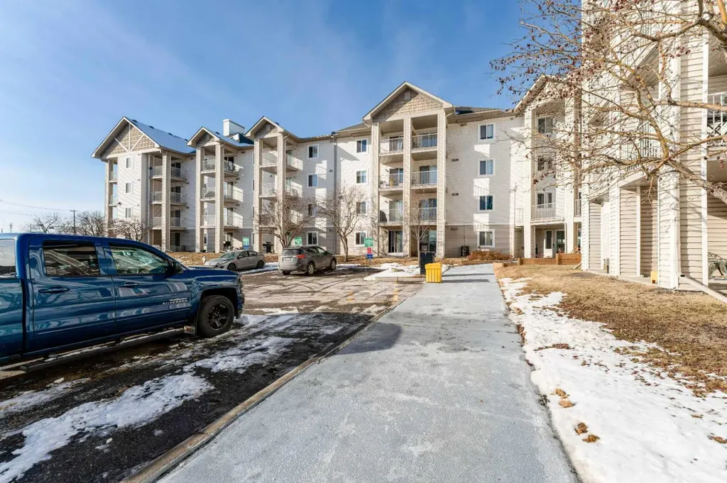 1717 60 Street SE Calgary AB T2A 7Y7