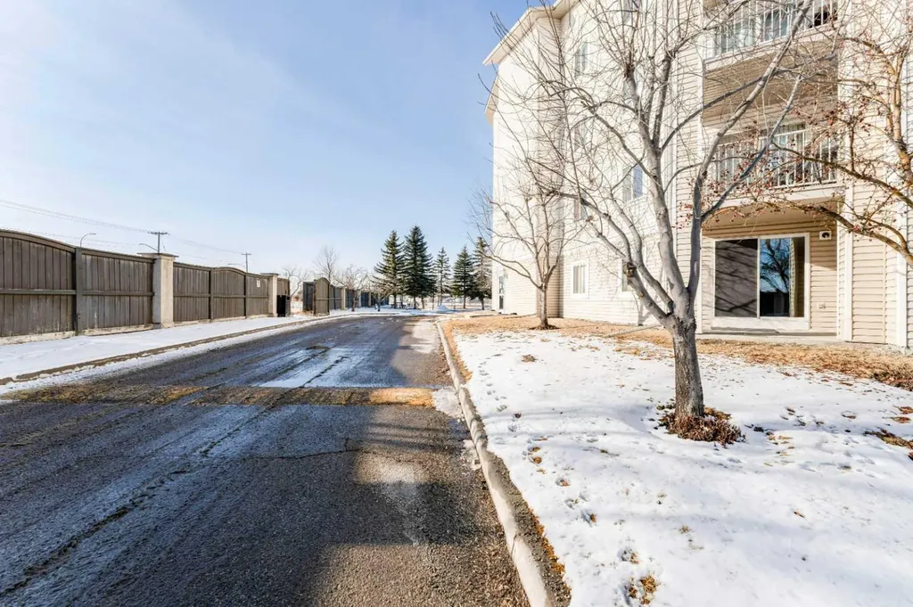 1717 60 Street SE Calgary AB T2A 7Y7