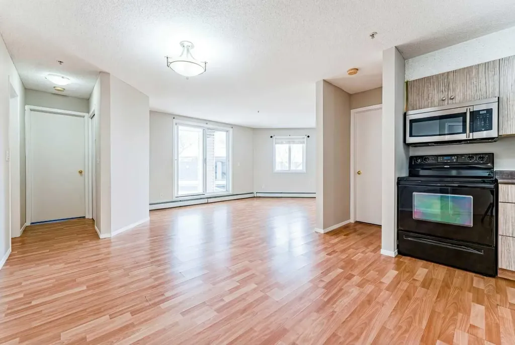 1717 60 Street SE Calgary AB T2A 7Y7