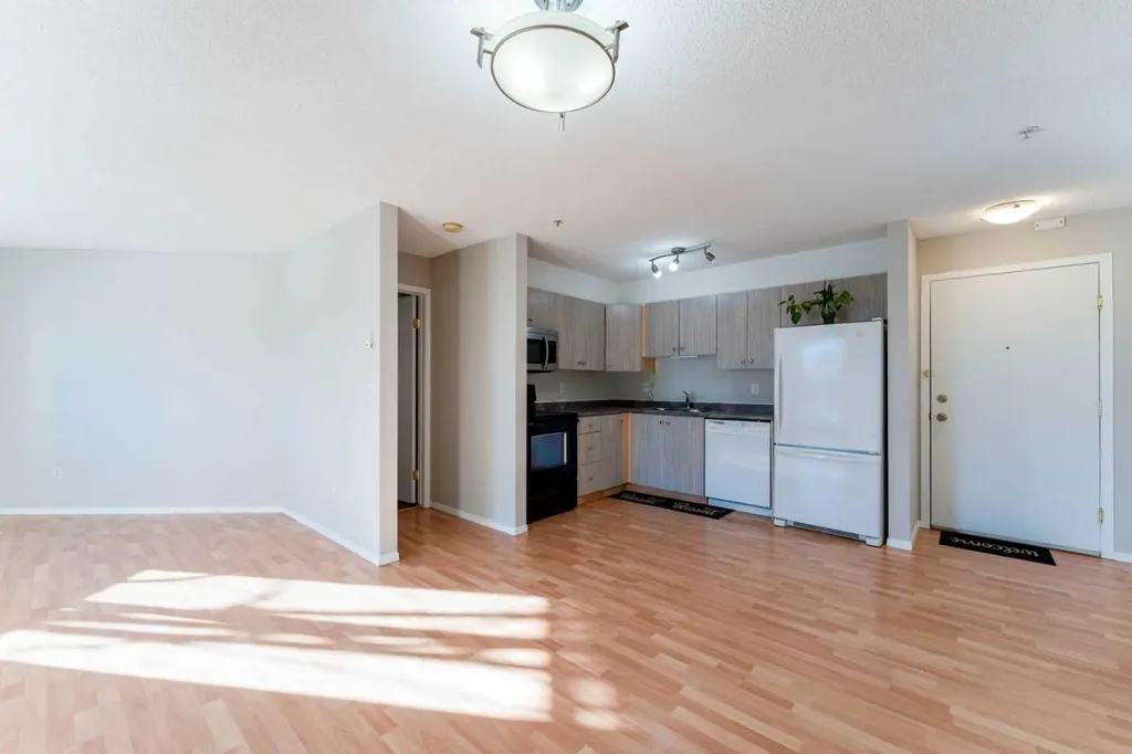1717 60 Street SE Calgary AB T2A 7Y7