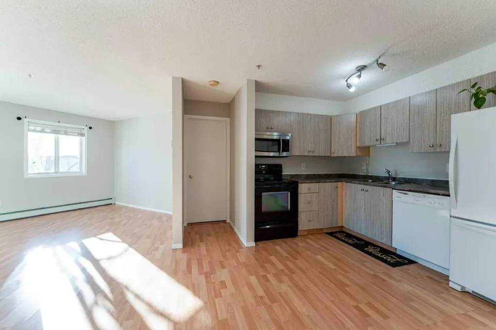 1717 60 Street SE Calgary AB T2A 7Y7