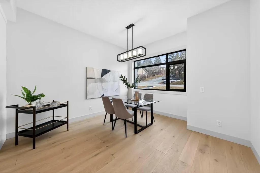 5239 22 Avenue NW Calgary AB T3B 0Z1