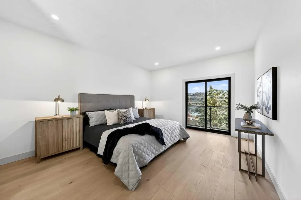 5239 22 Avenue NW Calgary AB T3B 0Z1