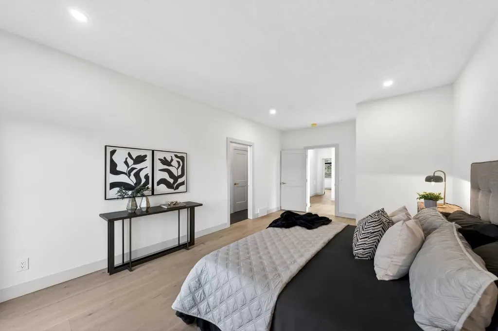 5239 22 Avenue NW Calgary AB T3B 0Z1