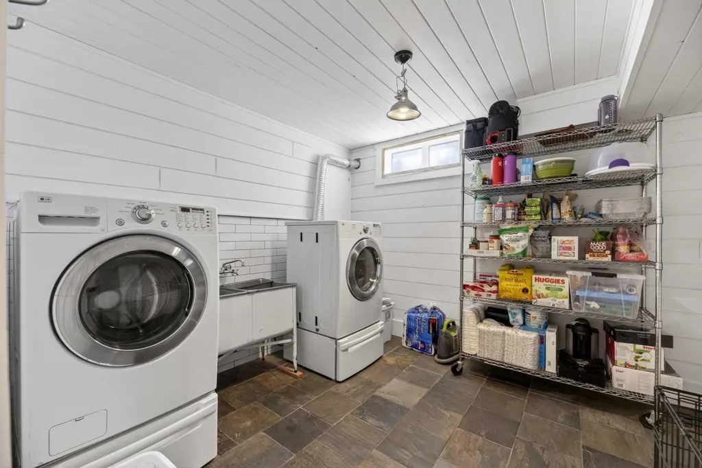 1012 2 Street NE Sundre AB T0M 1X0