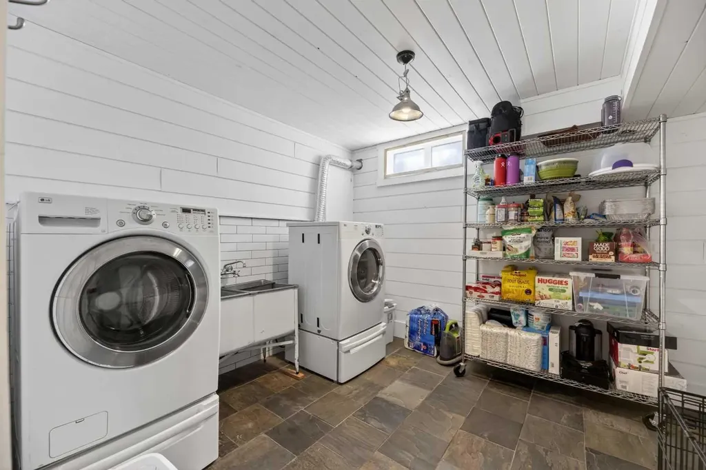 1012 2 Street NE Sundre AB T0M 1X0