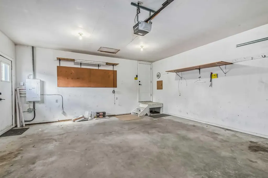 1012 2 Street NE Sundre AB T0M 1X0