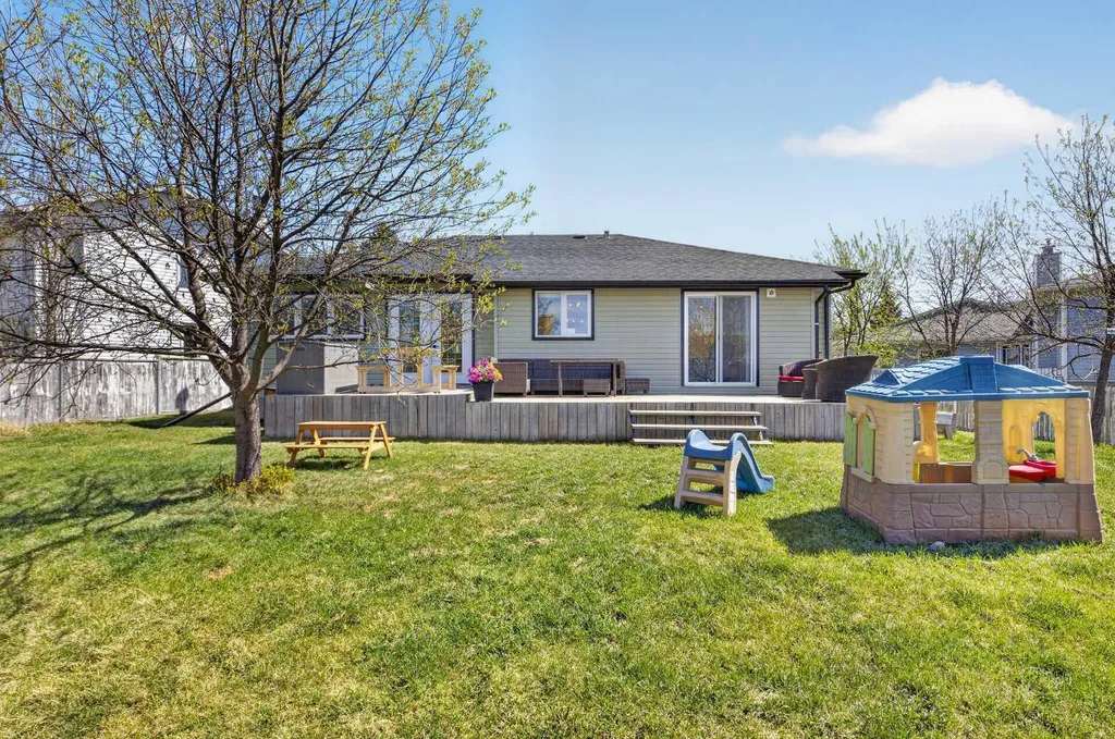 1012 2 Street NE Sundre AB T0M 1X0
