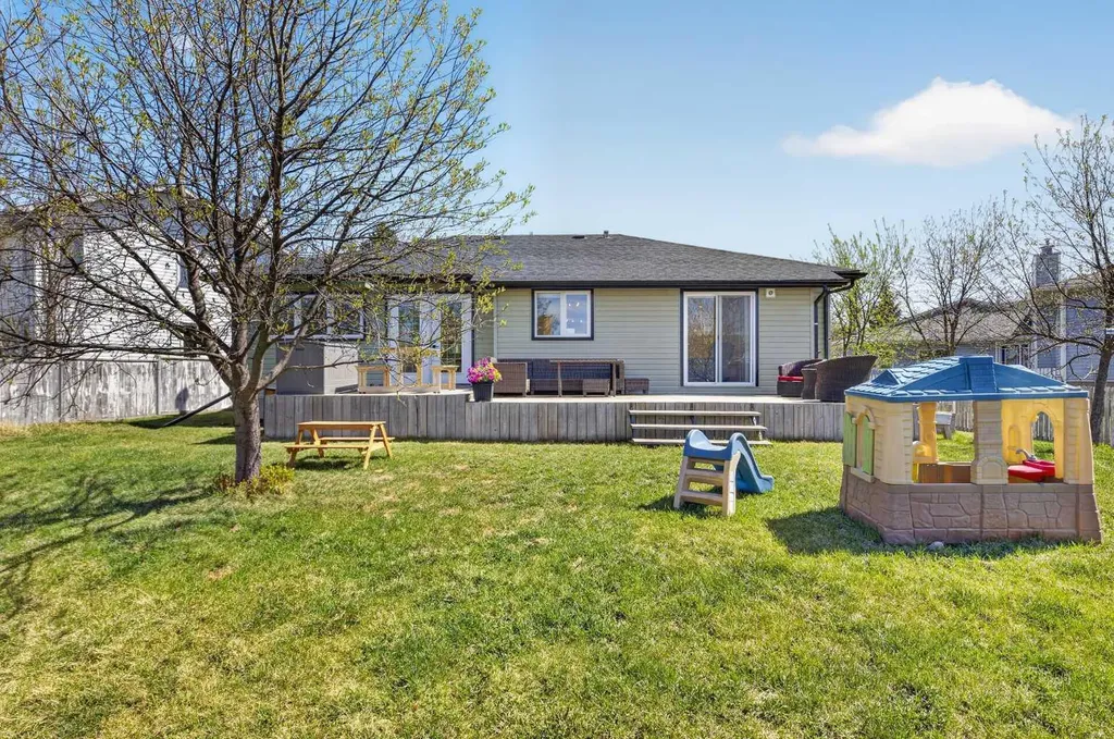 1012 2 Street NE Sundre AB T0M 1X0