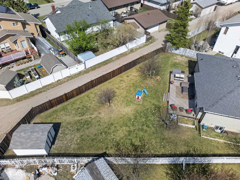 1012 2 Street NE Sundre AB T0M 1X0