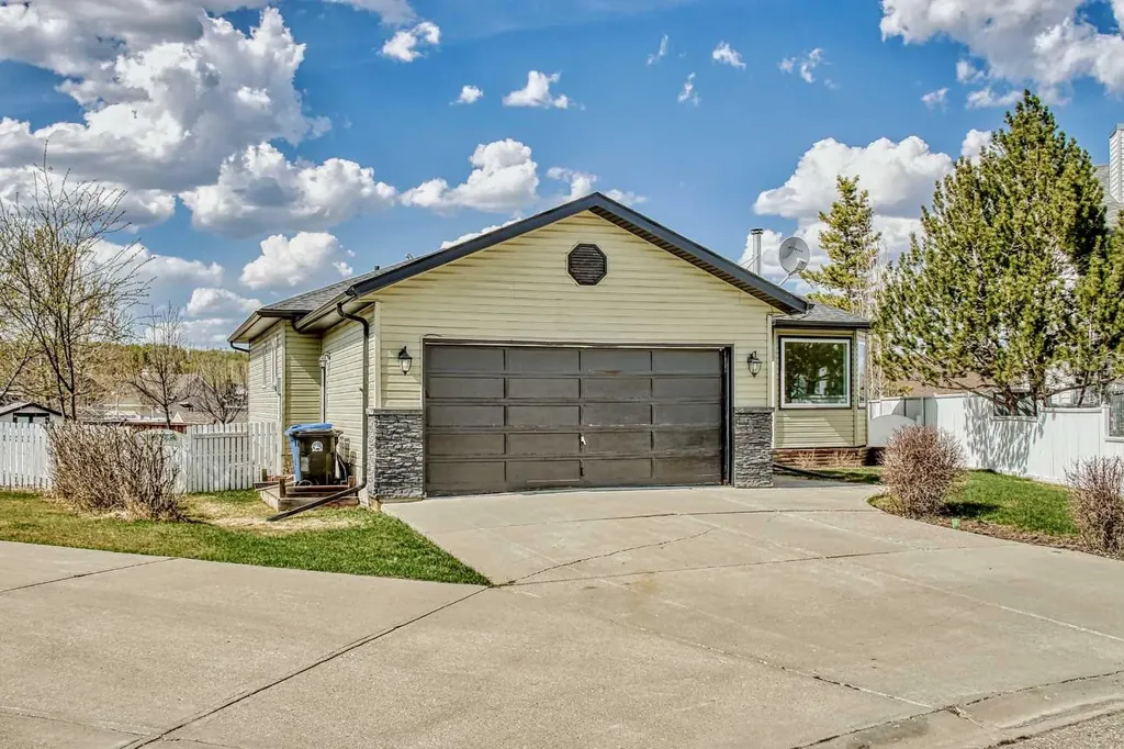 1012 2 Street NE Sundre AB T0M 1X0
