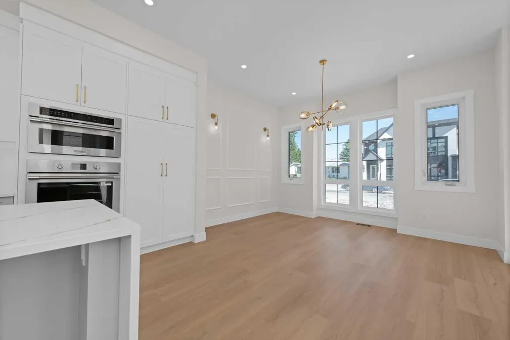 6427 33 Avenue NW Calgary AB T3B 1K9