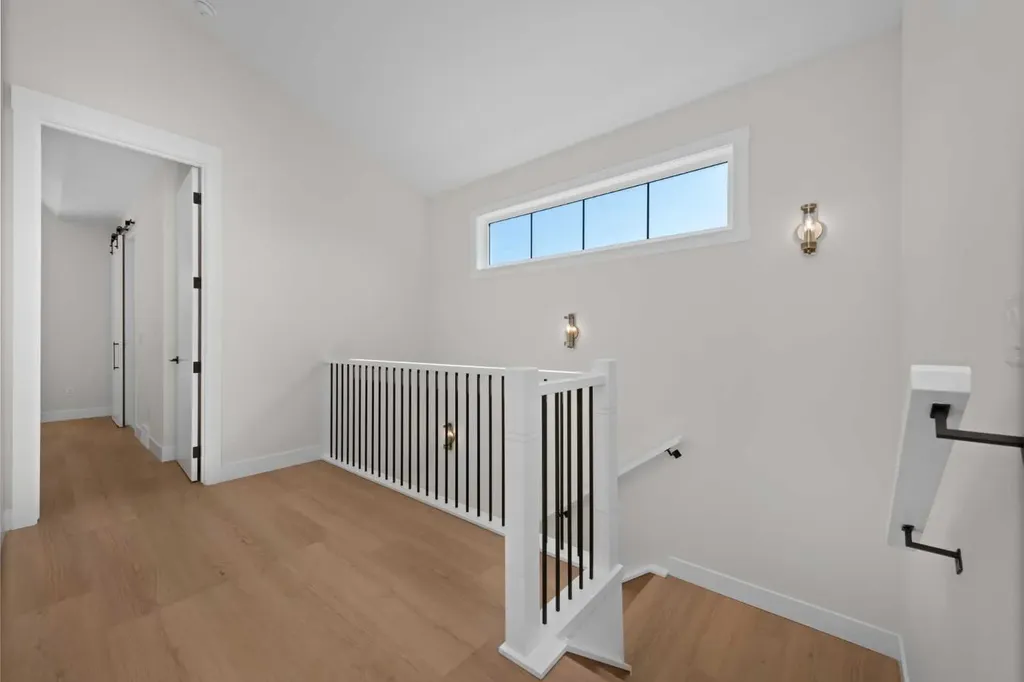 6427 33 Avenue NW Calgary AB T3B 1K9