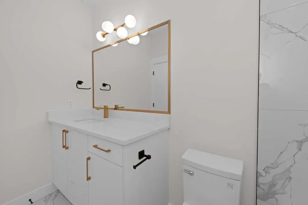 6427 33 Avenue NW Calgary AB T3B 1K9