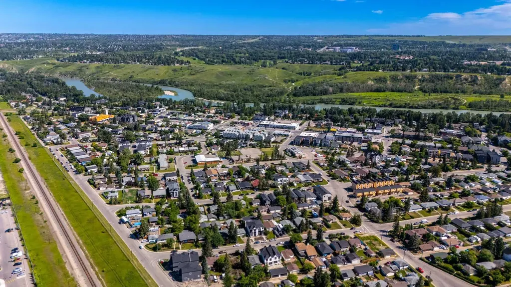 6427 33 Avenue NW Calgary AB T3B 1K9