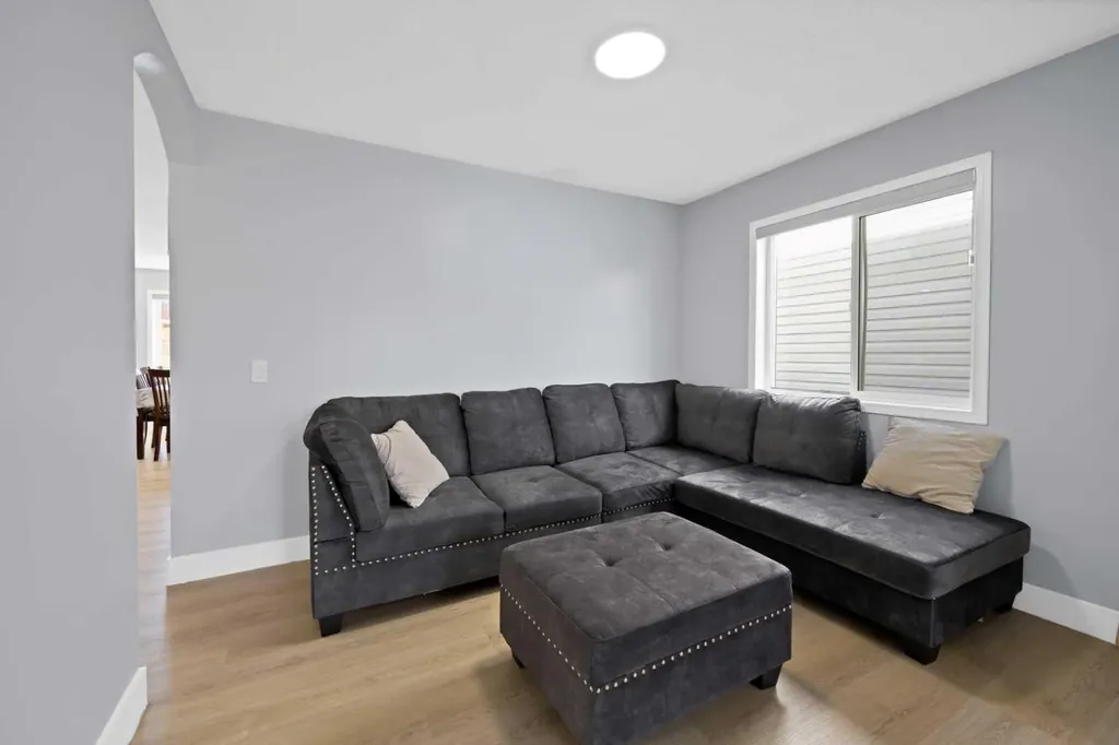 218 Saddlefield Place NE Calgary AB T3J 4Z3