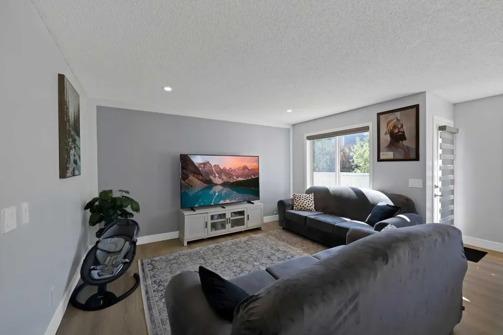 218 Saddlefield Place NE Calgary AB T3J 4Z3