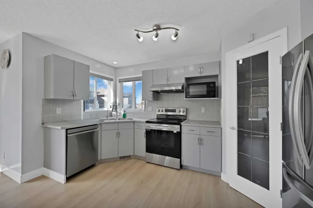218 Saddlefield Place NE Calgary AB T3J 4Z3