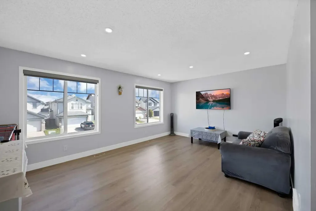 218 Saddlefield Place NE Calgary AB T3J 4Z3