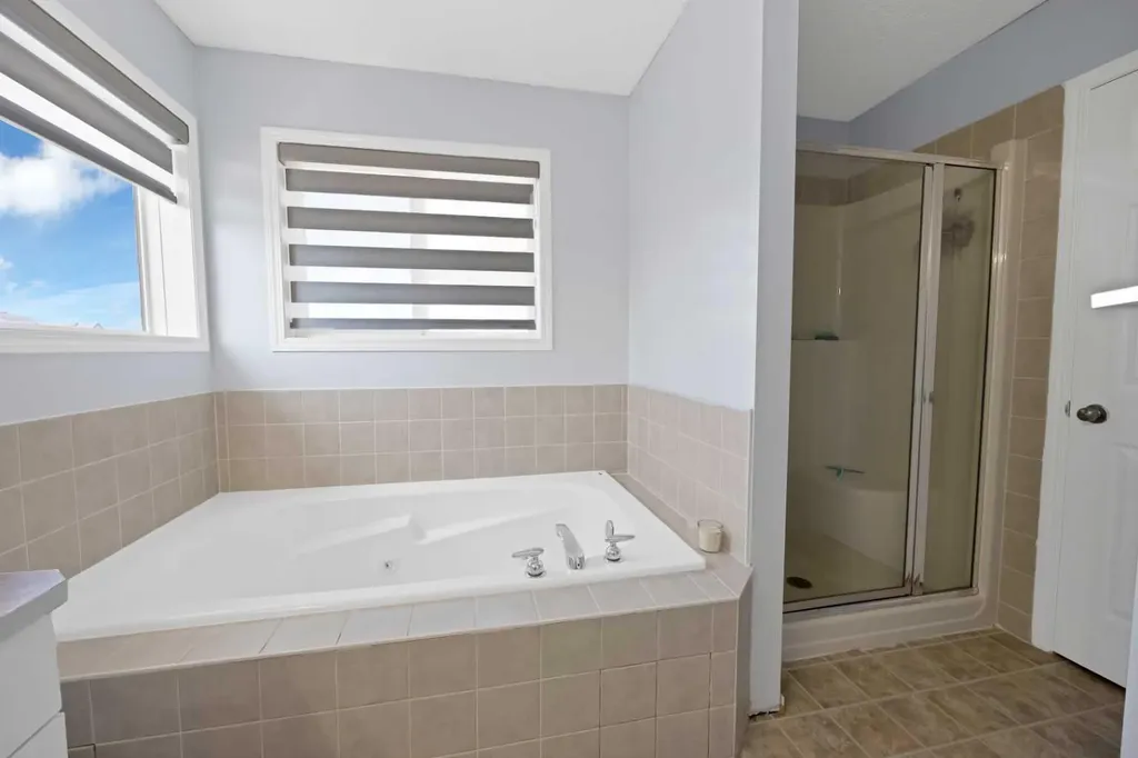 218 Saddlefield Place NE Calgary AB T3J 4Z3