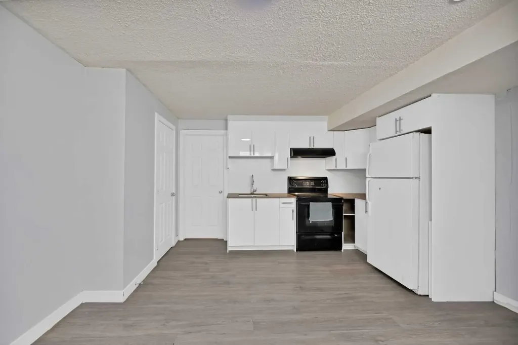 218 Saddlefield Place NE Calgary AB T3J 4Z3