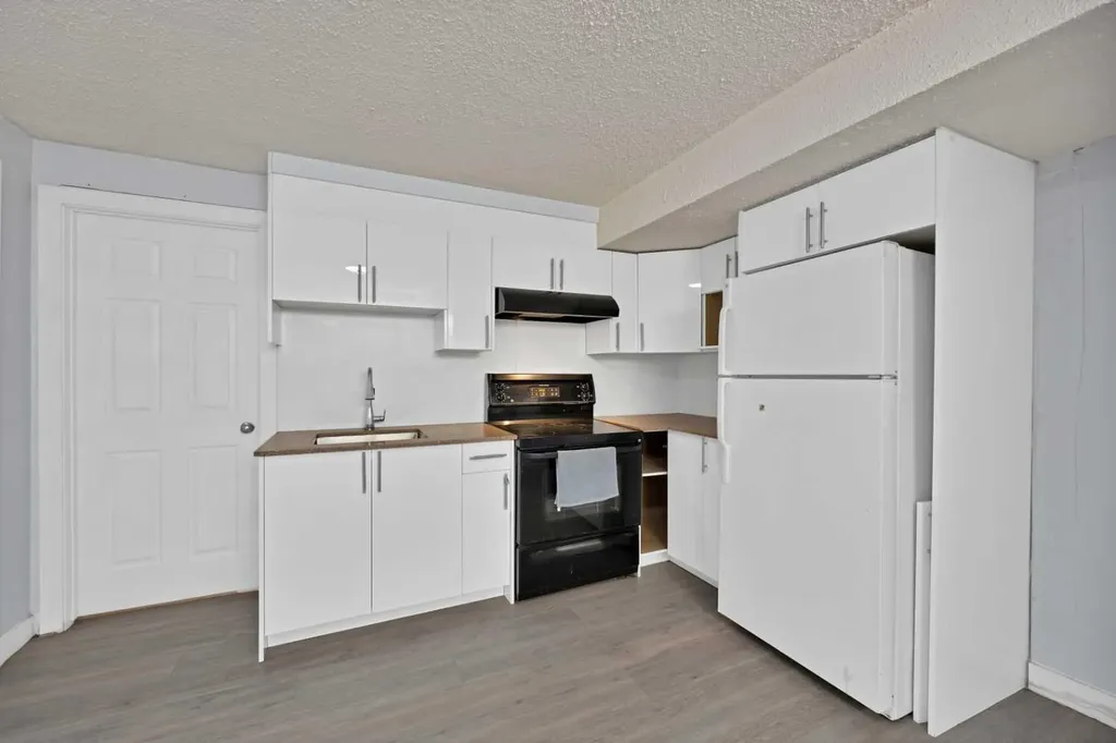 218 Saddlefield Place NE Calgary AB T3J 4Z3