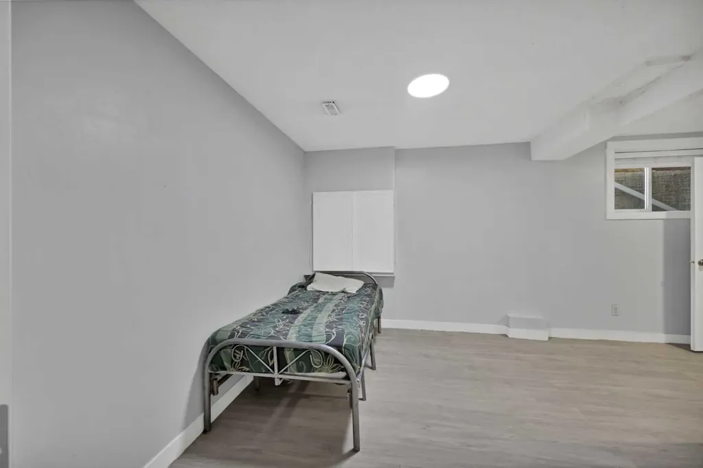 218 Saddlefield Place NE Calgary AB T3J 4Z3