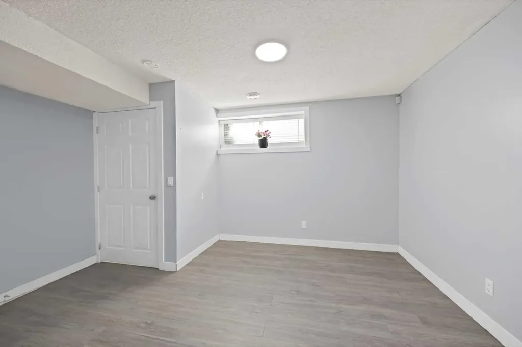 218 Saddlefield Place NE Calgary AB T3J 4Z3