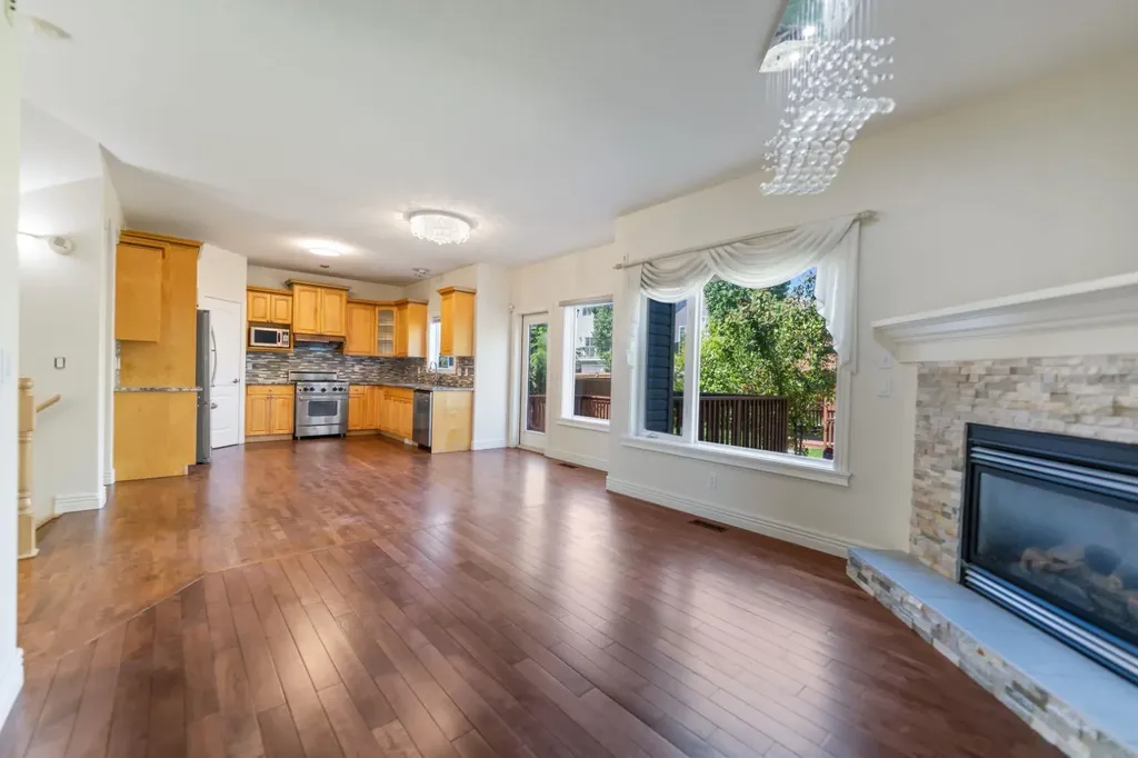 90 Royal Highland Road NW Calgary AB T3G 4Y4