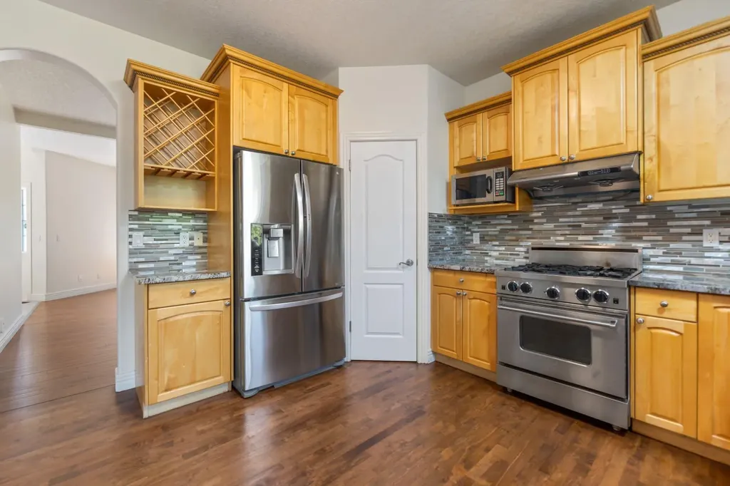 90 Royal Highland Road NW Calgary AB T3G 4Y4