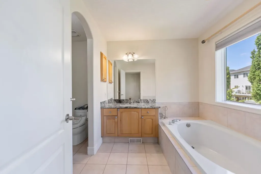 90 Royal Highland Road NW Calgary AB T3G 4Y4