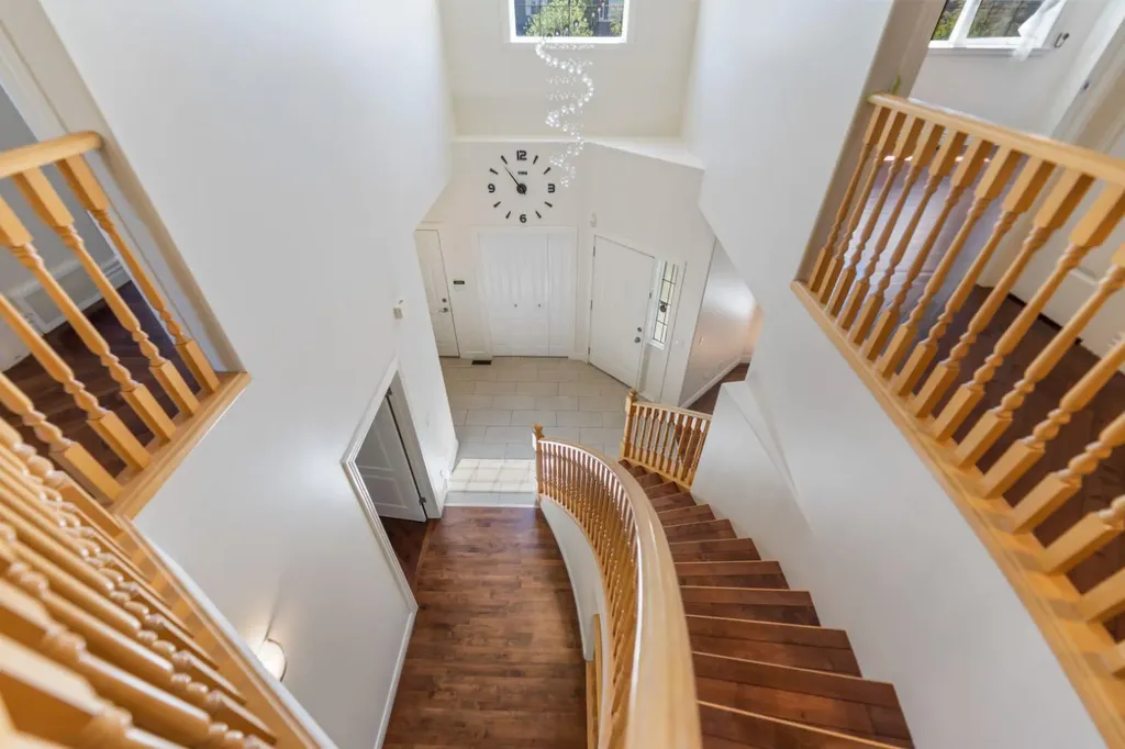 90 Royal Highland Road NW Calgary AB T3G 4Y4
