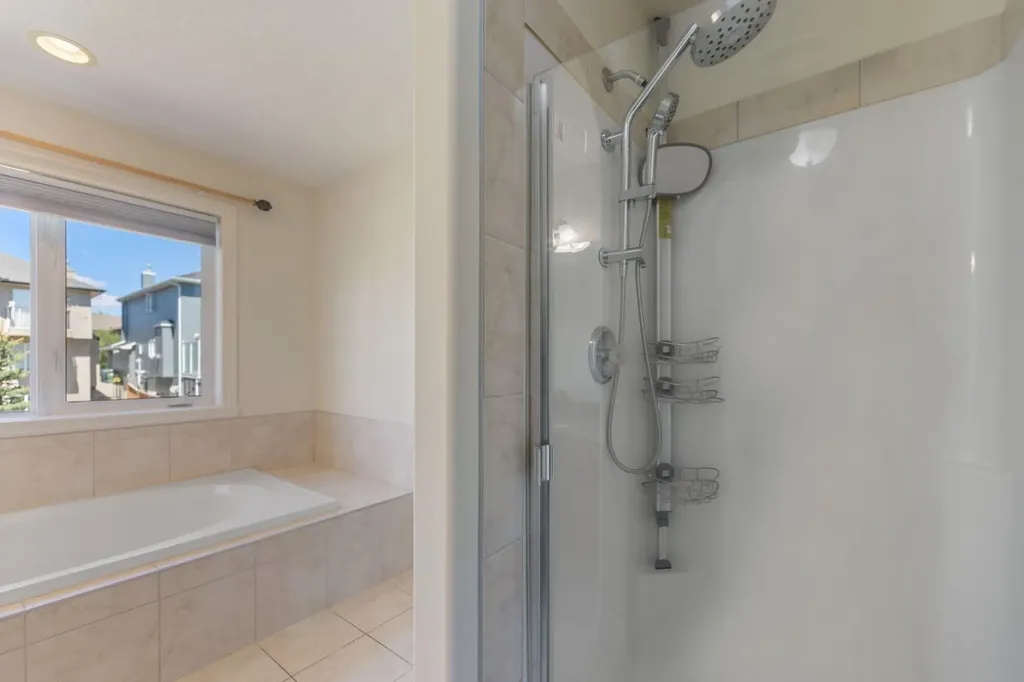 90 Royal Highland Road NW Calgary AB T3G 4Y4