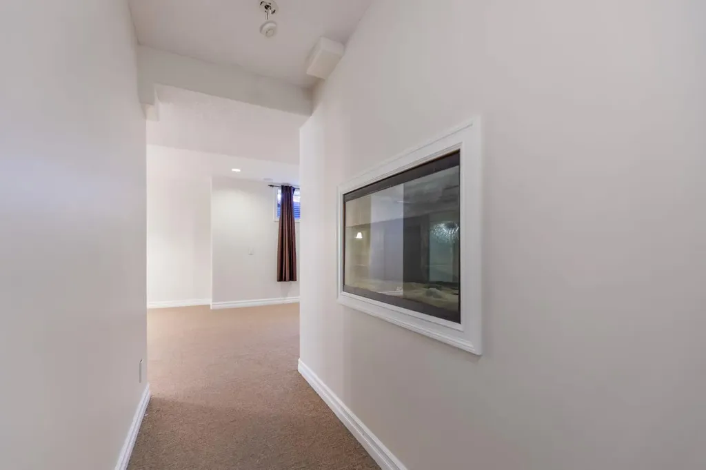90 Royal Highland Road NW Calgary AB T3G 4Y4