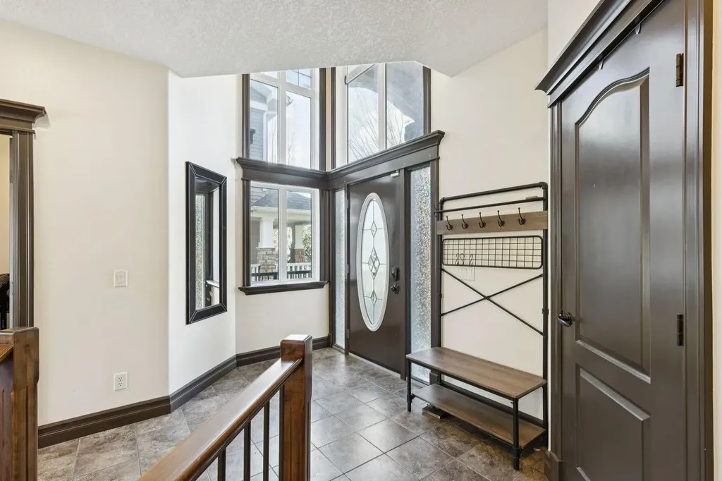 957 Coopers Drive SW Airdrie AB T4B 2Z4