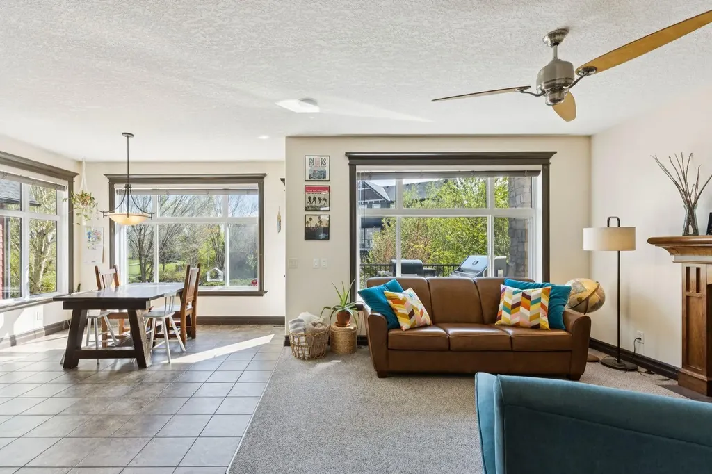 957 Coopers Drive SW Airdrie AB T4B 2Z4